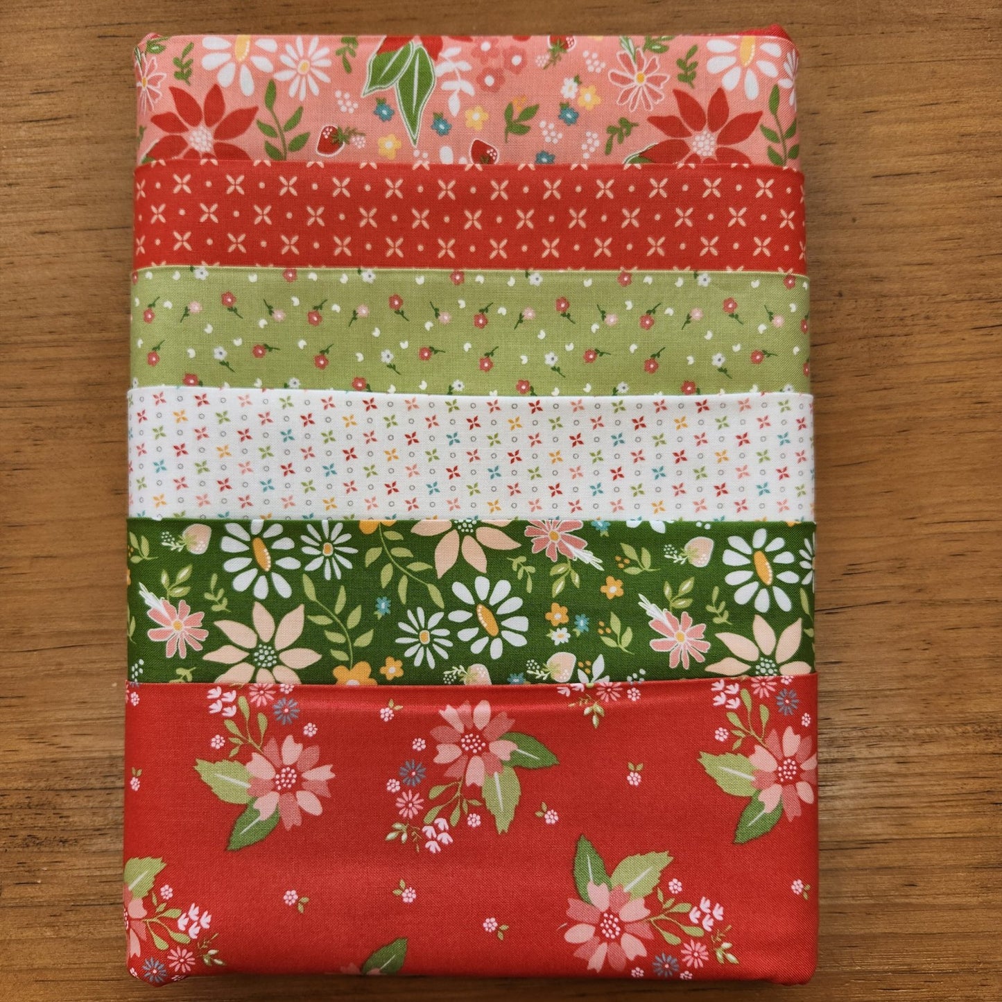 Strawberry Christmas Half Yard Bundle (6)