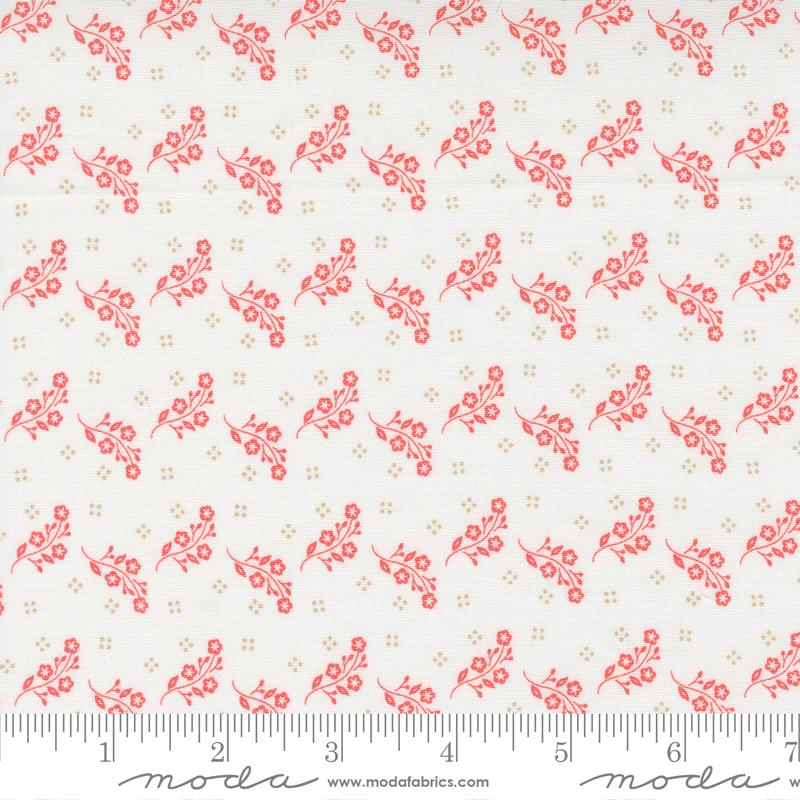 Linen Cupboard Chantilly Strawb 20484 11 Moda #1