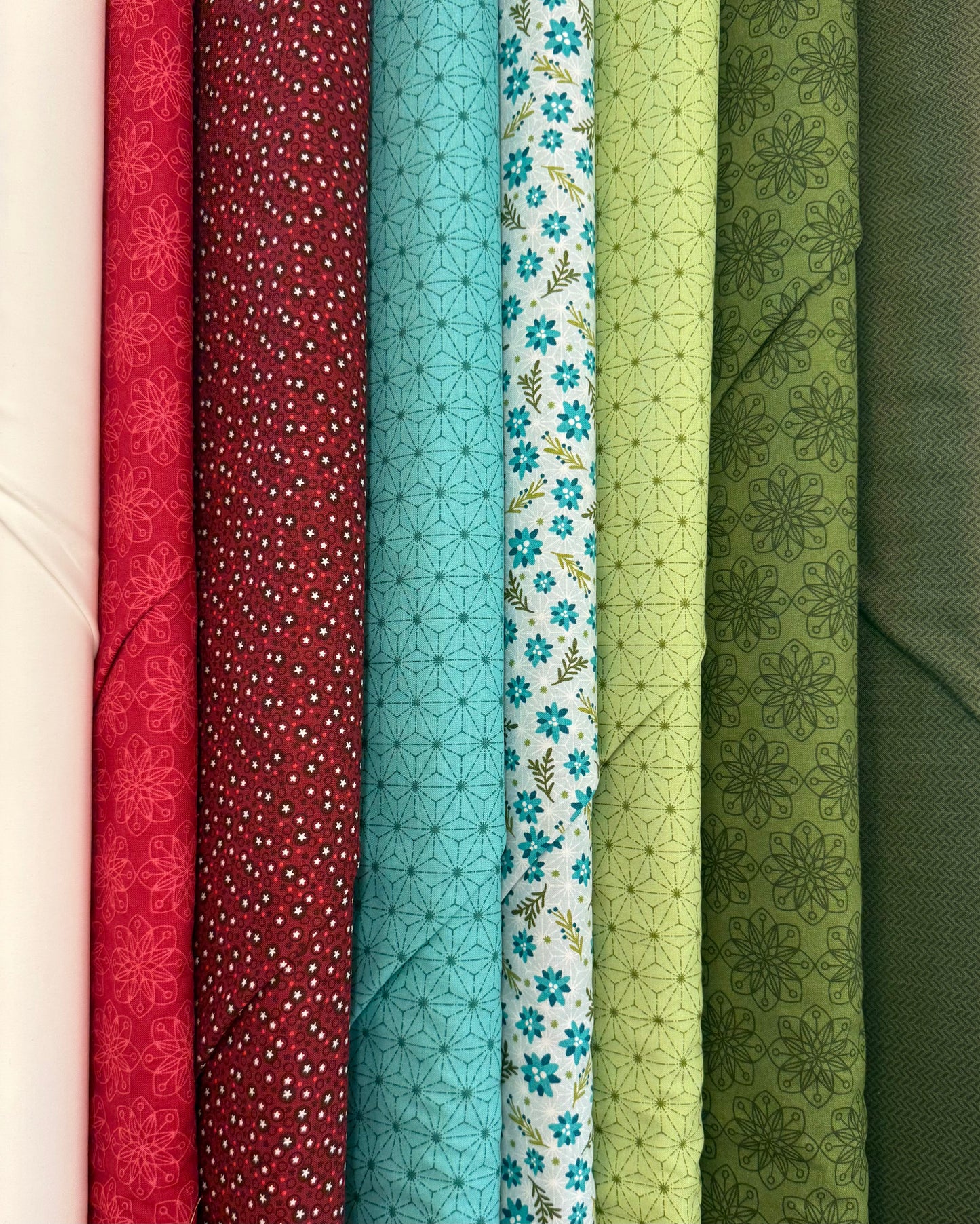 T2Q Seaside Glow Quilt Kit - Snow Fall